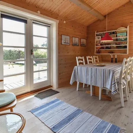 Two-bedroom In Semesterbostad